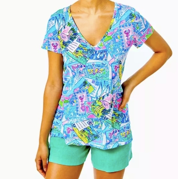 Lilly Pulitzer Etta V-Neck T-Shirt “Wish You Were Here" - SIZE Medium - NWT - Picture 5 of 6